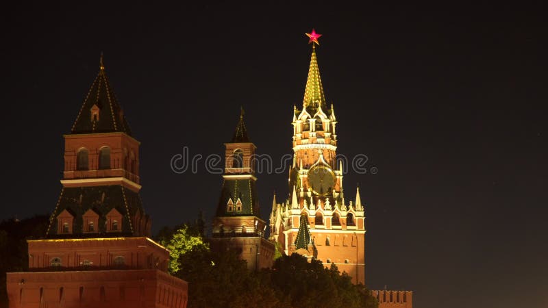 ноча kremlin moscow башня spasskaya kazan kremlin стоковые изображения rf ноча kremlin moscow башня spasskaya kazan kremlin стоковые изображения rf