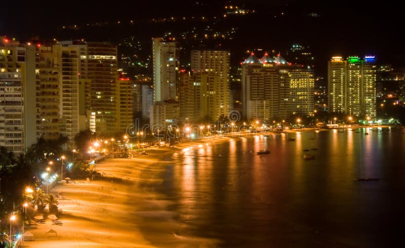 ночи acapulco стоковая фотография rf ночи acapulco стоковая фотография rf