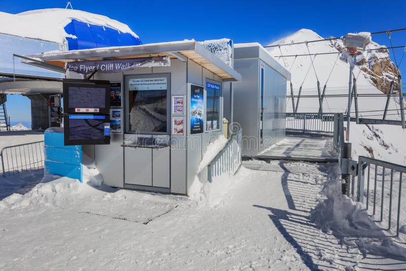 Объект для фотографировать на Mt Titlis в Швейцарии стоковое изображение Объект для фотографировать на Mt Titlis в Швейцарии стоковое изображение