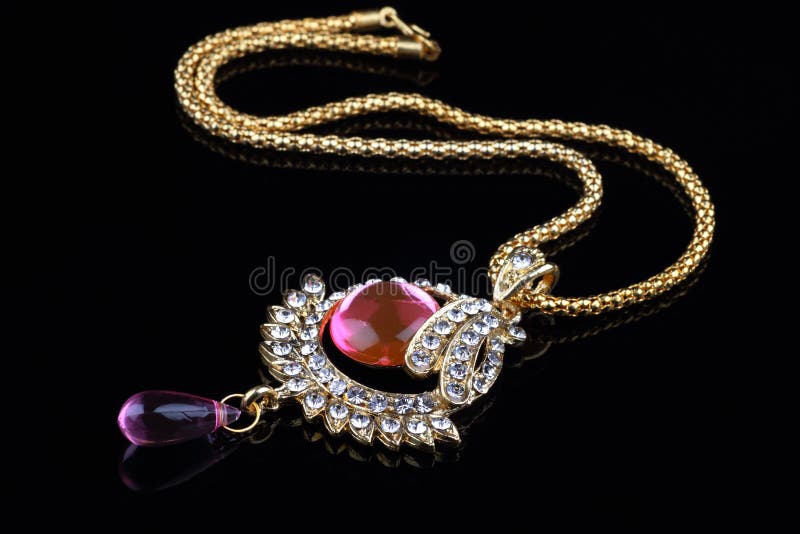 ожерелье jewellery крупного плана индийское стоковые изображения rf ожерелье jewellery крупного плана индийское стоковые изображения rf