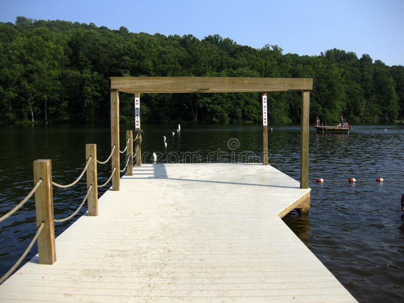 озеро mt gretna стыковки стоковая фотография озеро mt gretna стыковки стоковая фотография