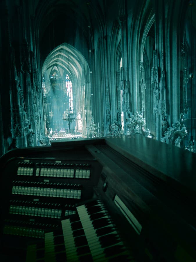 Орган собора St Stephan стоковая фотография Орган собора St Stephan стоковая фотография
