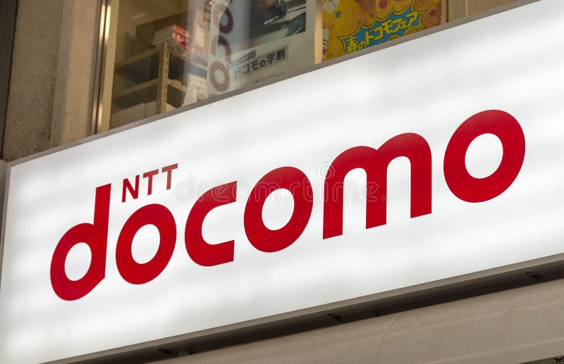 ОСАКА - 26-ОЕ МАЯ 2016: Магазин телефона NTT Docomo Оно известные tele стоковые изображения rf ОСАКА - 26-ОЕ МАЯ 2016: Магазин телефона NTT Docomo Оно известные tele стоковые изображения rf