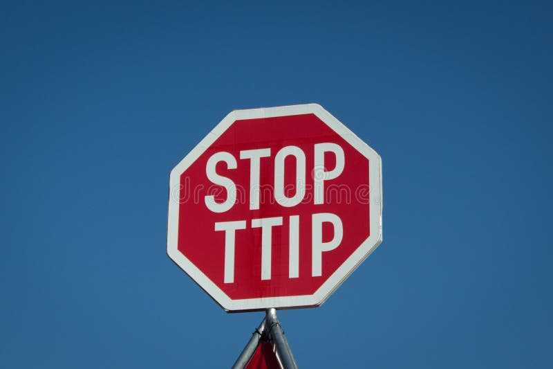 Остановите знак ttip - анти- демонстрацию ttip, Берлин, Германию стоковые фото Остановите знак ttip - анти- демонстрацию ttip, Берлин, Германию стоковые фото