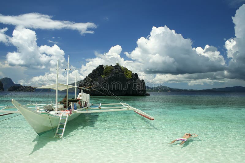 отключение philippines nido el шлюпки palawan стоковые изображения rf отключение philippines nido el шлюпки palawan стоковые изображения rf