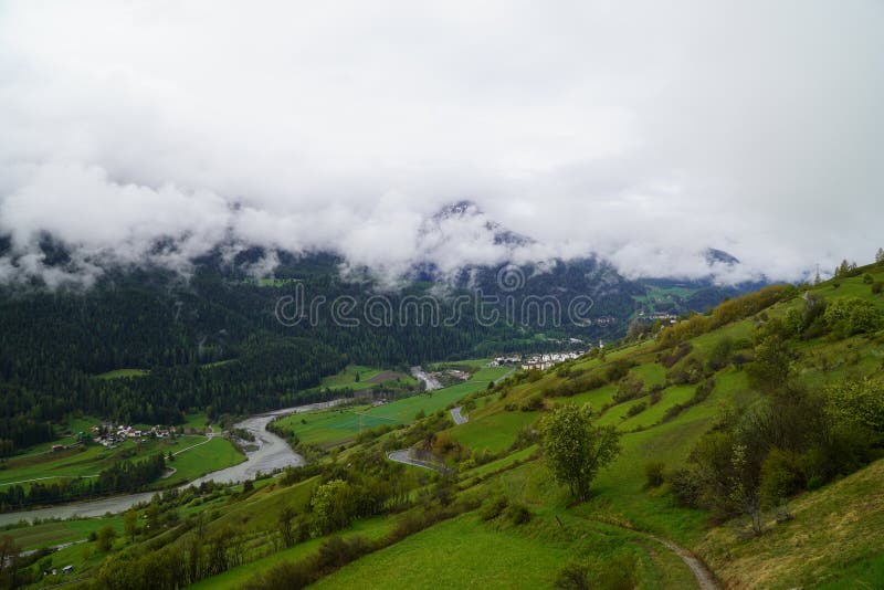 Отправленный/Scuol сверху стоковые фотографии rf Отправленный/Scuol сверху стоковые фотографии rf
