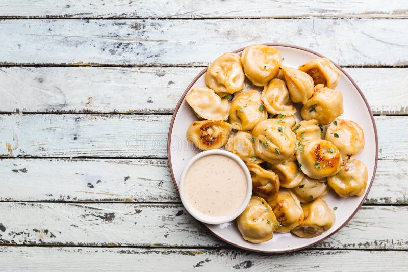 Очень вкусные зажаренные вареники стоковое изображение Очень вкусные зажаренные вареники стоковое изображение