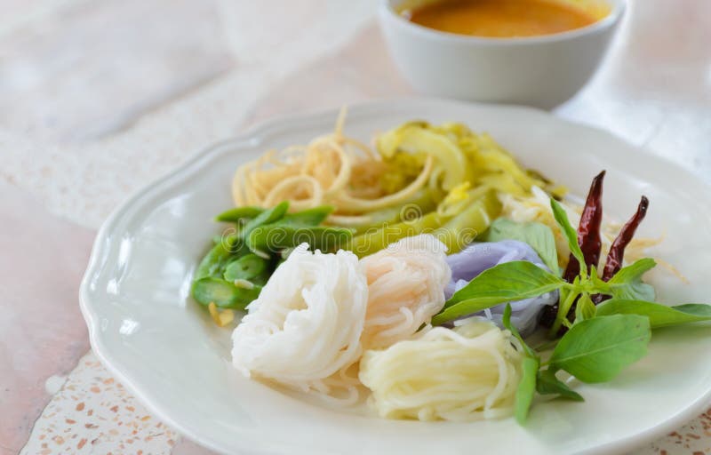 Очень вкусные тайские food.KaNom jeen лапши стоковое фото Очень вкусные тайские food.KaNom jeen лапши стоковое фото