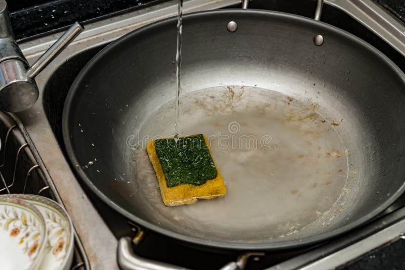 Пакостный лоток в кухонной раковине стоковые фото Пакостный лоток в кухонной раковине стоковые фото