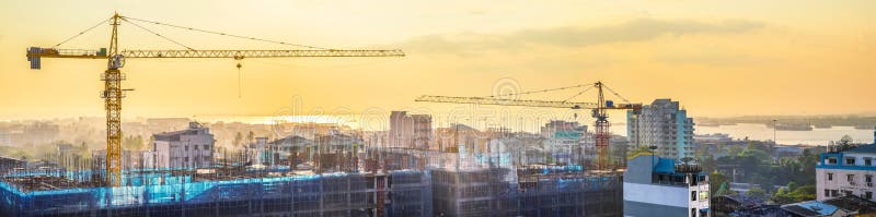 Панорама городского пейзажа строительной конструкции myanmar yangon стоковое изображение rf