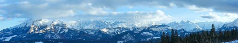 Панорама горы зимы (Словакия, высокое Tatras). стоковое изображение rf Панорама горы зимы (Словакия, высокое Tatras). стоковое изображение rf