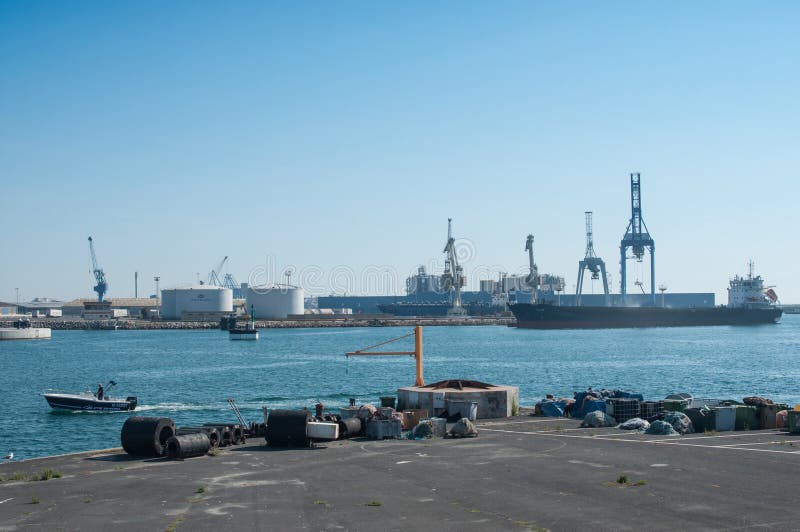 Панорама промышленного порта Sete в Франции стоковые изображения rf Панорама промышленного порта Sete в Франции стоковые изображения rf