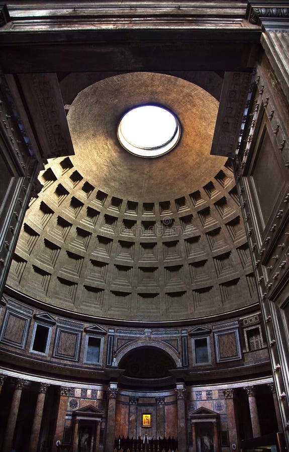 пантеон rome oculus Италии куполка потолка алтара стоковая фотография rf пантеон rome oculus Италии куполка потолка алтара стоковая фотография rf