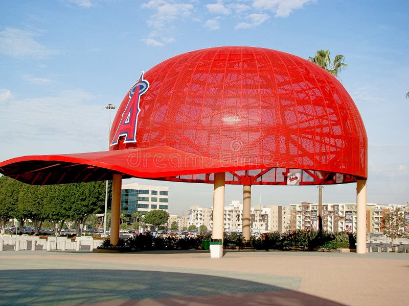 The Main Entrance of Angel Stadium Редакционное Фото изображение