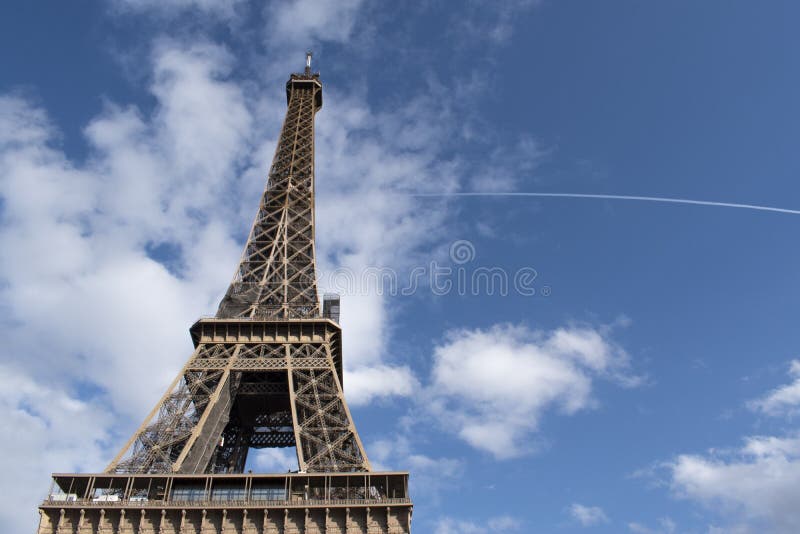 Que se ibstalo en la torre eifel en 1889