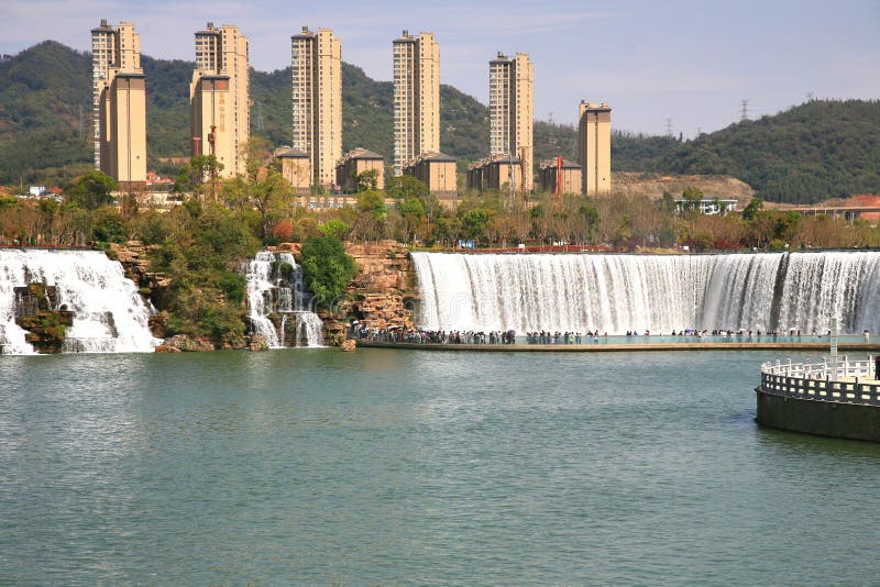 Парк водопада Kunming в Kunming, Китае стал самым большим парком водопада в Азии стоковое фото rf Парк водопада Kunming в Kunming, Китае стал самым большим парком водопада в Азии стоковое фото rf
