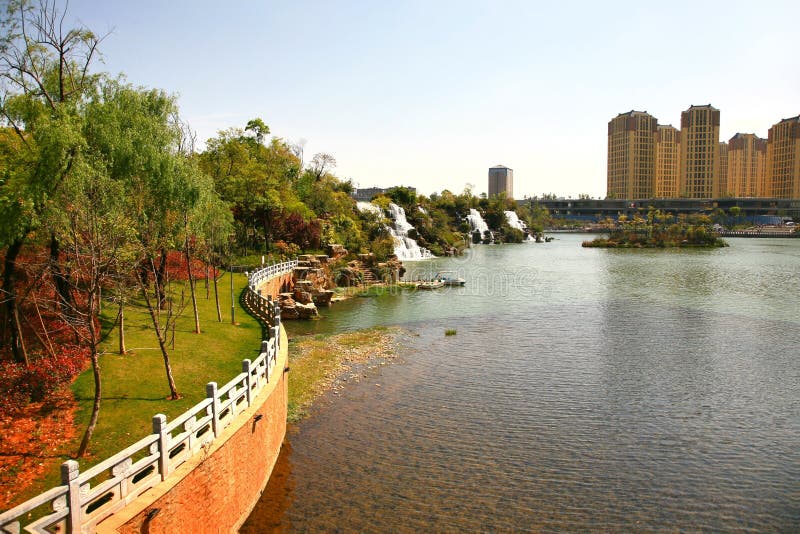Парк водопада Kunming в Kunming, Китае стал самым большим парком водопада в Азии стоковые фотографии rf Парк водопада Kunming в Kunming, Китае стал самым большим парком водопада в Азии стоковые фотографии rf