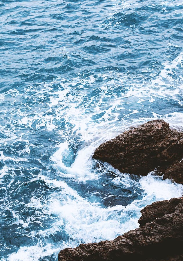 Пенистая морская вода стоковая фотография rf Пенистая морская вода стоковая фотография rf