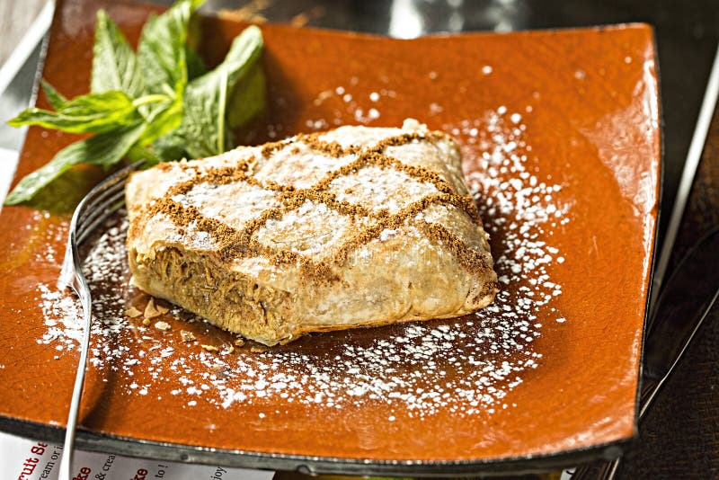 Печенье filo цыпленка циннамона стоковые фото Печенье filo цыпленка циннамона стоковые фото