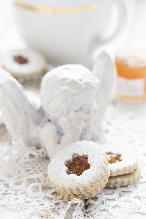 Печенья Linzer с вареньем стоковая фотография Печенья Linzer с вареньем стоковая фотография