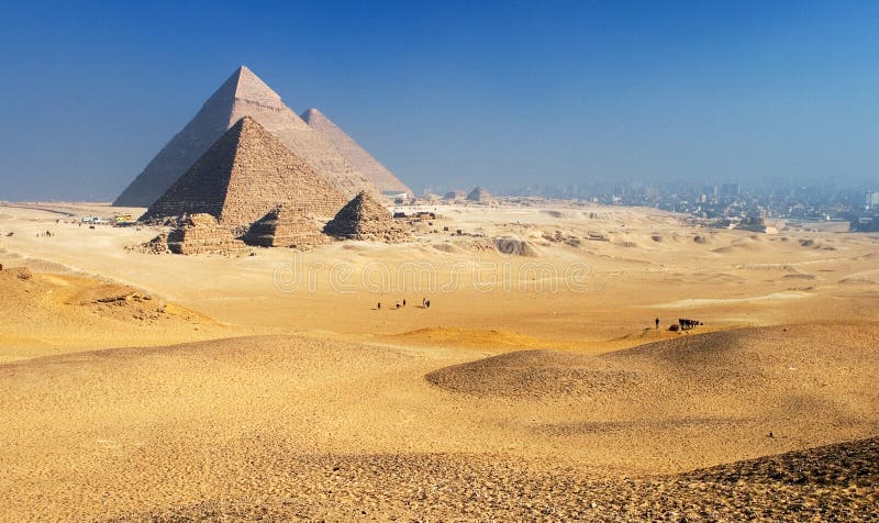 пирамидки плато Каира giza стоковые фотографии rf пирамидки плато Каира giza стоковые фотографии rf