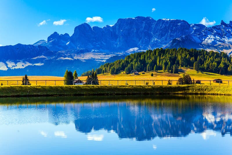 Плато Alpe di Siusi живописное стоковое изображение rf Плато Alpe di Siusi живописное стоковое изображение rf
