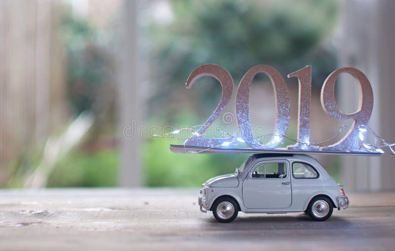 2019 поверх автомобиля игрушки стоковое фото 2019 поверх автомобиля игрушки стоковое фото
