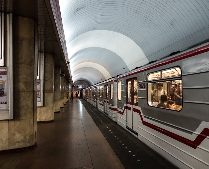 Подземная станция метро в Тбилиси, Грузия стоковые фотографии rf