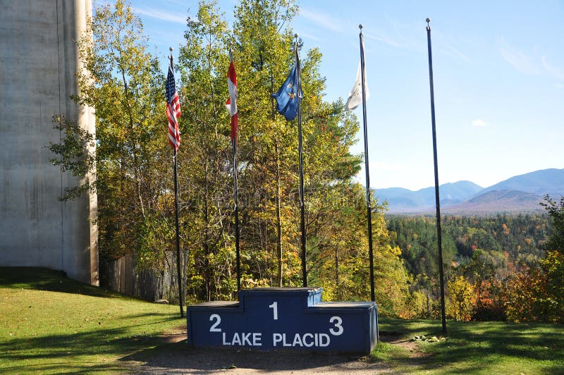 Подиум чемпиона Lake Placid олимпийский, Нью-Йорк стоковое изображение Подиум чемпиона Lake Placid олимпийский, Нью-Йорк стоковое изображение