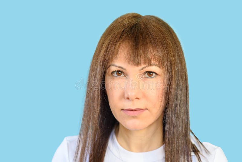 Подозрительная женщина, скептичное выражение стоковое изображение rf