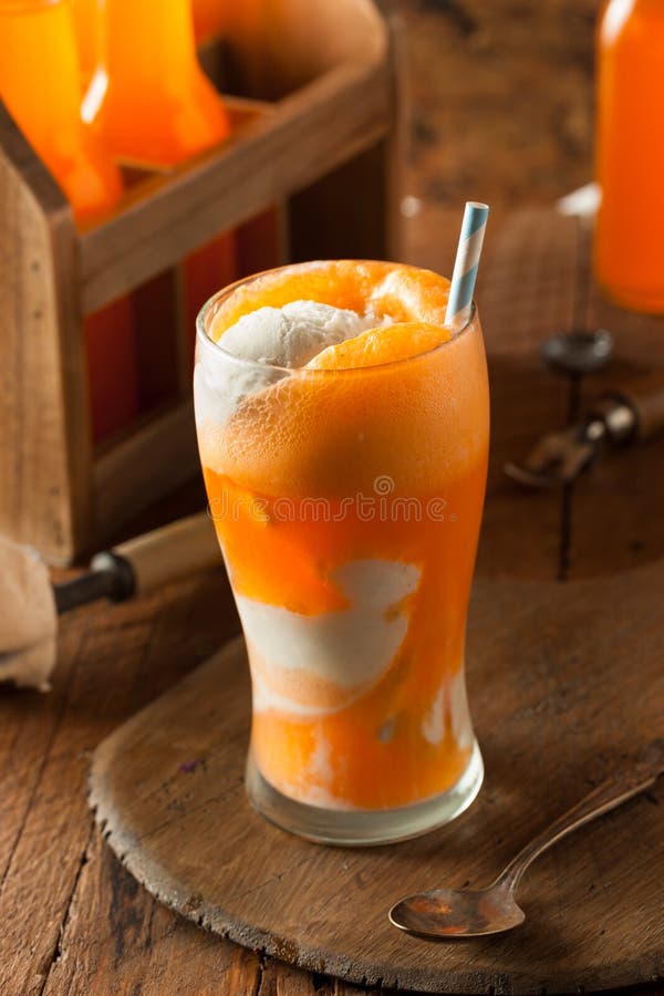 Поплавок мороженого Creamsicle оранжевой соды стоковые изображения rf Поплавок мороженого Creamsicle оранжевой соды стоковые изображения rf