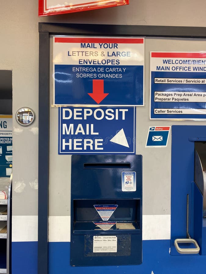 Почтовый депозитарий в Почтовой службе Соединенных Штатов, USPS, офисе стоковое фото rf Почтовый депозитарий в Почтовой службе Соединенных Штатов, USPS, офисе стоковое фото rf