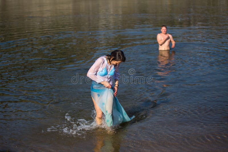 Во время праздновать крещение Иисуса в приходе Русской православной ...