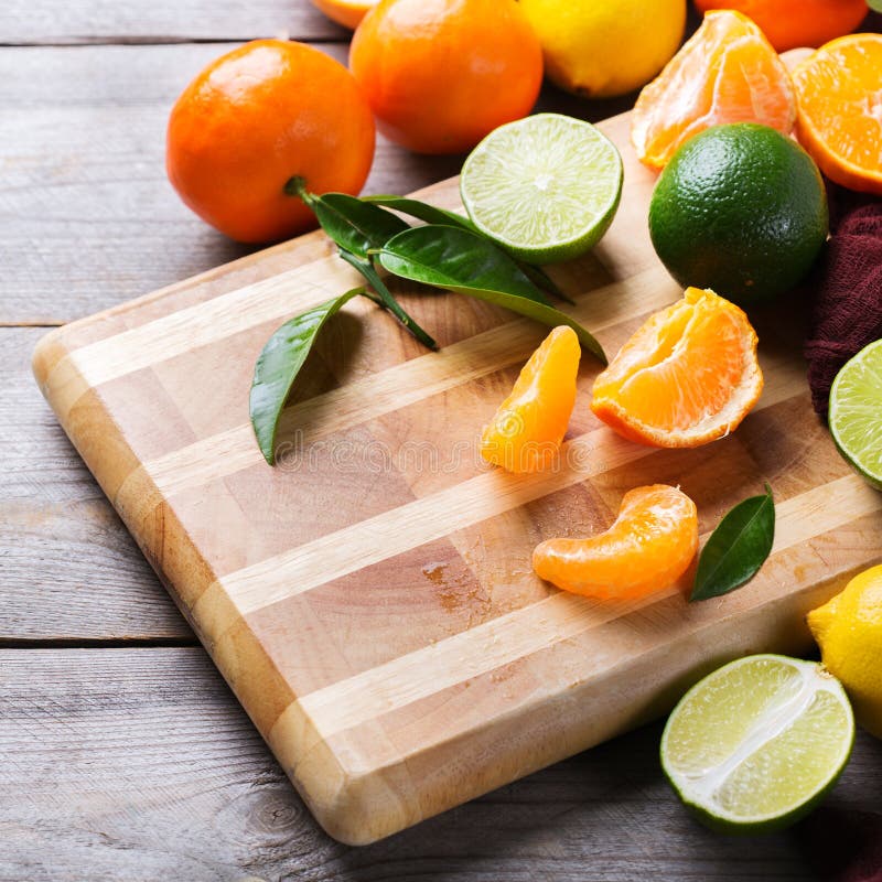 Предпосылка цитрусовых фруктов Апельсин, грейпфрут, tangerine, известка, витамин лимона стоковая фотография rf Предпосылка цитрусовых фруктов Апельсин, грейпфрут, tangerine, известка, витамин лимона стоковая фотография rf