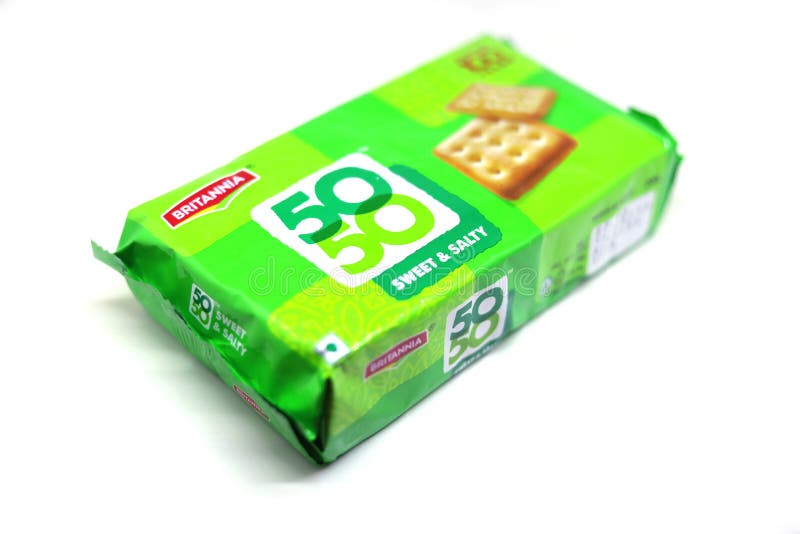 Прекрасный вид на британскую крекеров 50-50 Sweet & Salty Cookies или печенье в зеленом обложке стоковое изображение Прекрасный вид на британскую крекеров 50-50 Sweet & Salty Cookies или печенье в зеленом обложке стоковое изображение