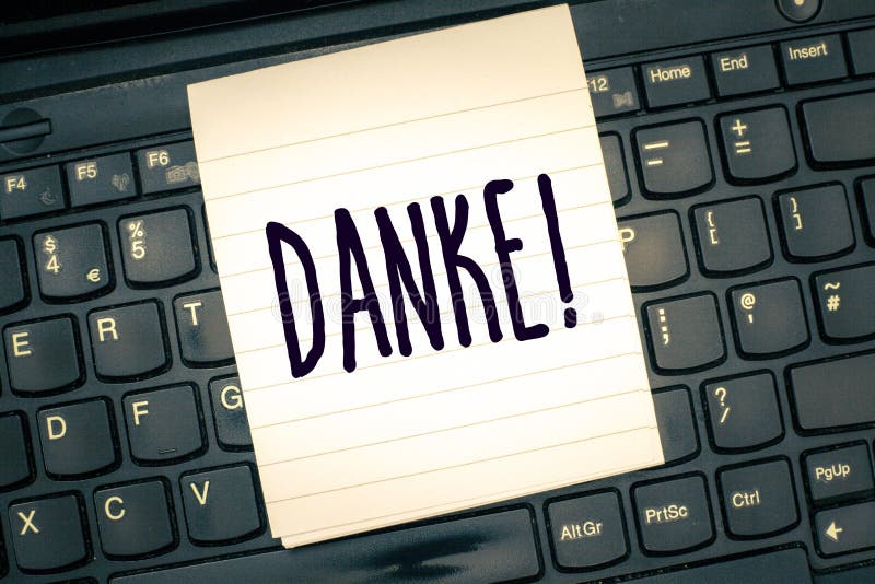 Примечание сочинительства показывая Danke Showcasing фото дела используемый как неофициальный путь говорить спасибо в немецком яз стоковые фотографии rf