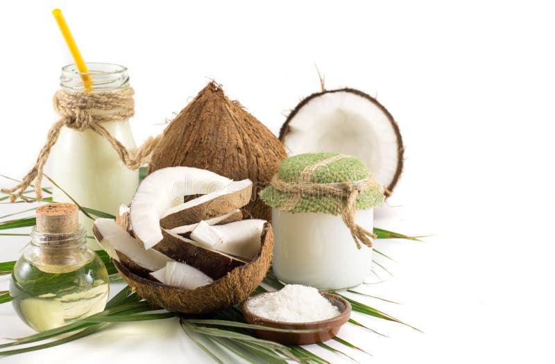 Продукты кокоса, молоко свежих фруктов и масло стоковые фото Продукты кокоса, молоко свежих фруктов и масло стоковые фото