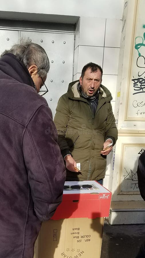 Противозаконная афера доверия мошенничества стоковые изображения rf Противозаконная афера доверия мошенничества стоковые изображения rf