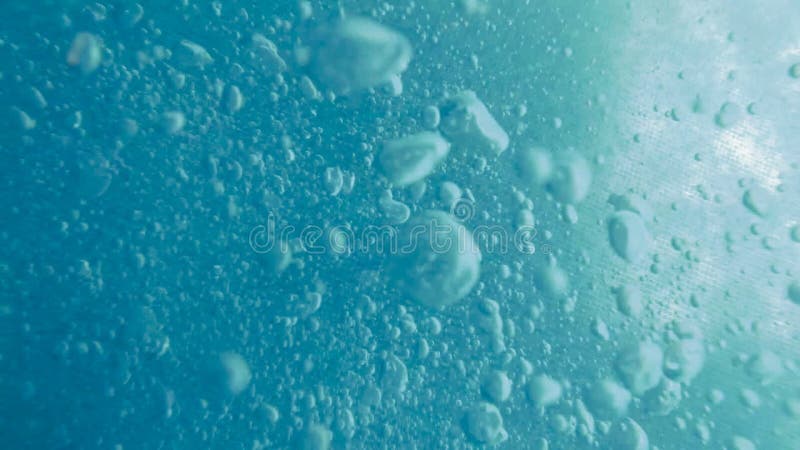 пузыри под водой Вода в бассеине