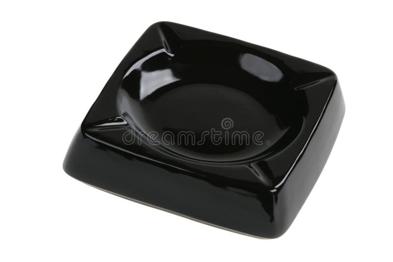 Пустой черный керамический ashtray изолированный на белизне стоковые фото Пустой черный керамический ashtray изолированный на белизне стоковые фото