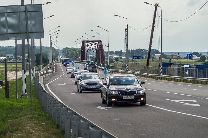 Ралли в зоне Kaluga, предназначенной к торжеству русского воинского праздника - дня авиадесантных войск на 2 Augus стоковое изображение rf Ралли в зоне Kaluga, предназначенной к торжеству русского воинского праздника - дня авиадесантных войск на 2 Augus стоковое изображение rf