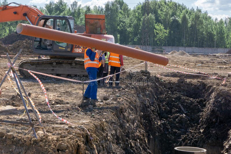 Работник на строительной площадке стоковое изображение Работник на строительной площадке стоковое изображение