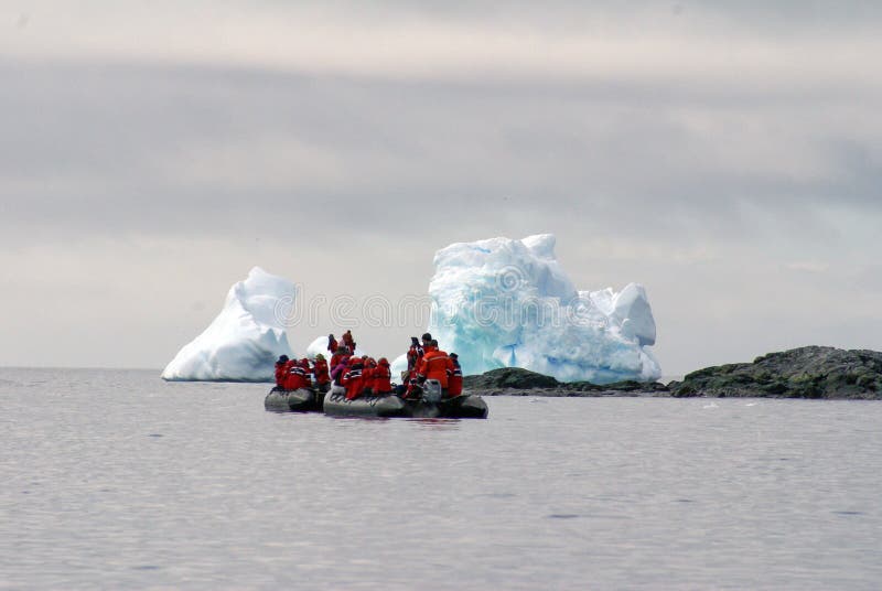 Раздувные шлюпки от антартического туристического судна