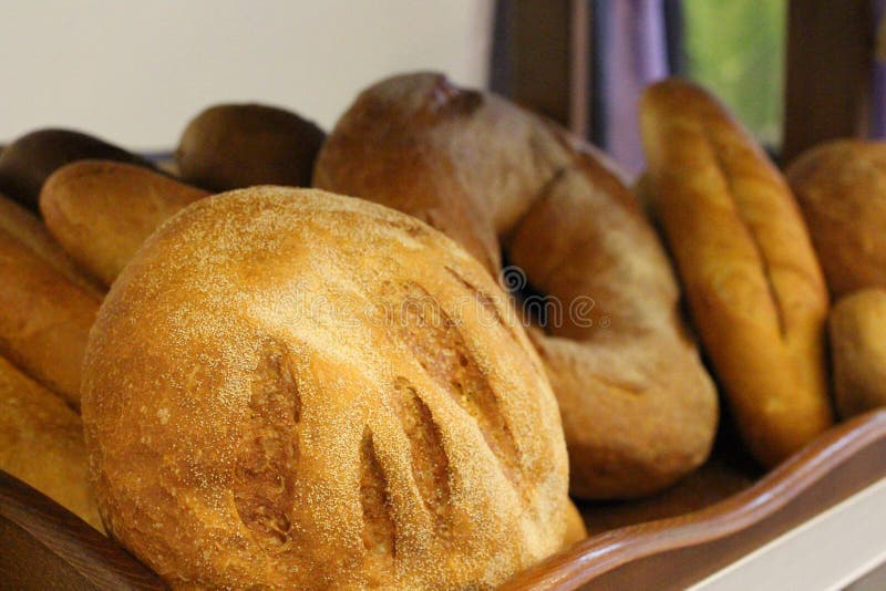 Разные виды очень вкусных продуктов пекарни от муки свежей самой высокой стоковое фото rf Разные виды очень вкусных продуктов пекарни от муки свежей самой высокой стоковое фото rf