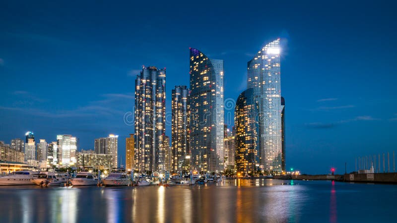 Район Haeundae взгляда горизонта города Пусана, Южная Корея стоковое фото Район Haeundae взгляда горизонта города Пусана, Южная Корея стоковое фото