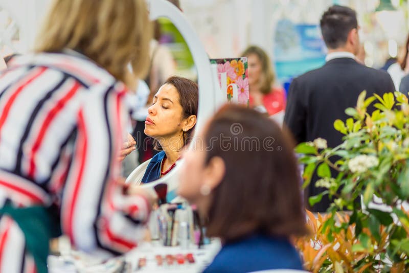 РЕДАКЦИОННОЕ Cosmofarma стоковые фото