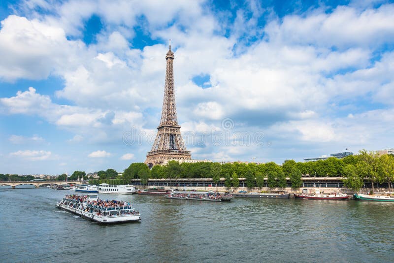 Река Эйфелевы башни и Seine в Париж, Франции стоковая фотография