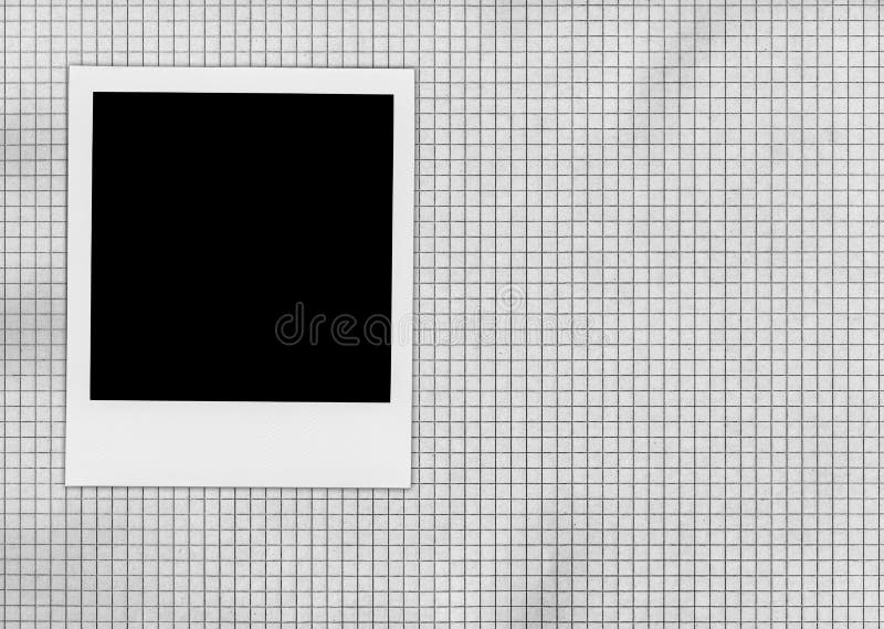 Ретро реалистическое пустое немедленное фото на бумажной предпосылке стоковые фотографии rf Ретро реалистическое пустое немедленное фото на бумажной предпосылке стоковые фотографии rf