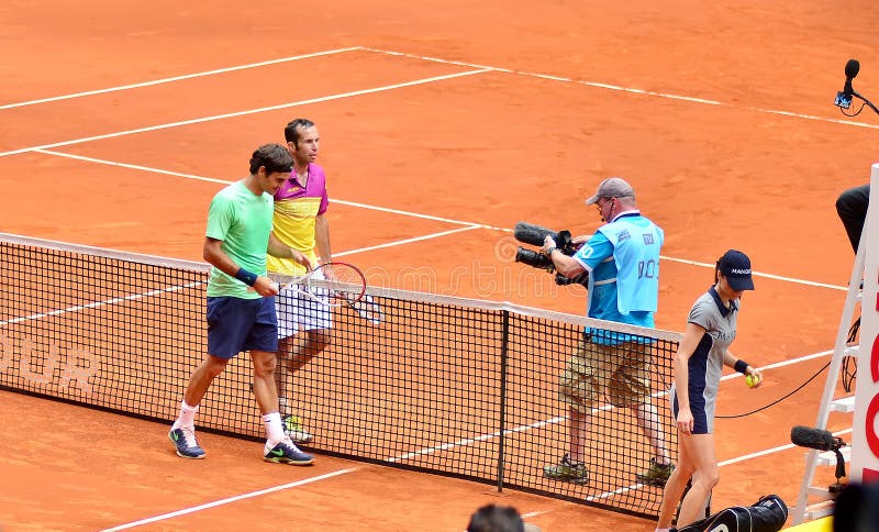 Роджер Federer на ATP Mutua открытом Мадриде. Выигрыш Роджера Federer игра против Radek Stepanek на Mutua открытом Мадриде, 7-ое мая 2013.