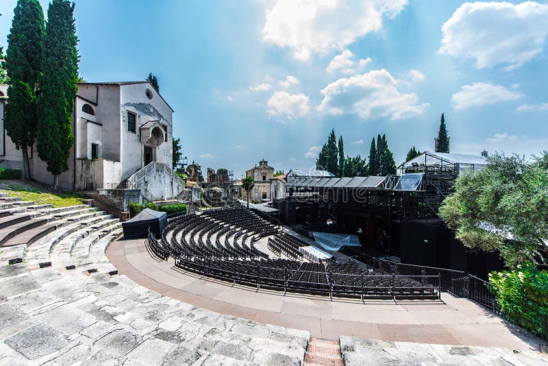 Романо Teatro в Вероне стоковые фотографии rf Романо Teatro в Вероне стоковые фотографии rf